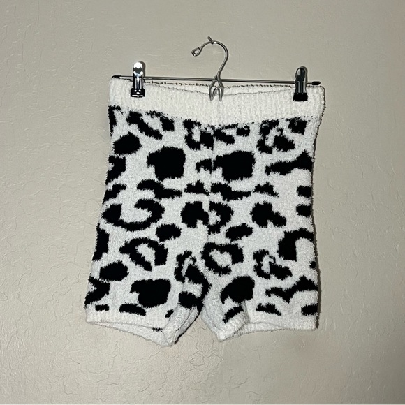 Colsie 2pc Sweater & Shorts Set - Picture 3 of 3